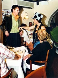 klik voor een vergroting + bladeren door foto's wedden aan tafel