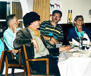 klik voor een vergroting + bladeren door foto's wedden aan tafel