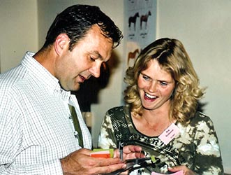klik voor een vergroting + bladeren door foto's wedden aan tafel