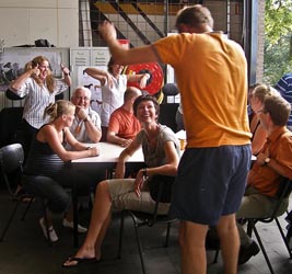 klik voor een vergroting + bladeren door foto's het Goksyndicaat