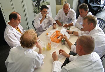 klik voor een vergroting + bladeren door foto's het Goksyndicaat