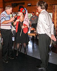 klik voor een vergroting + bladeren door foto's het Goksyndicaat