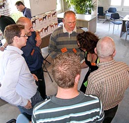 klik voor een vergroting + bladeren door foto's wedden aan tafel